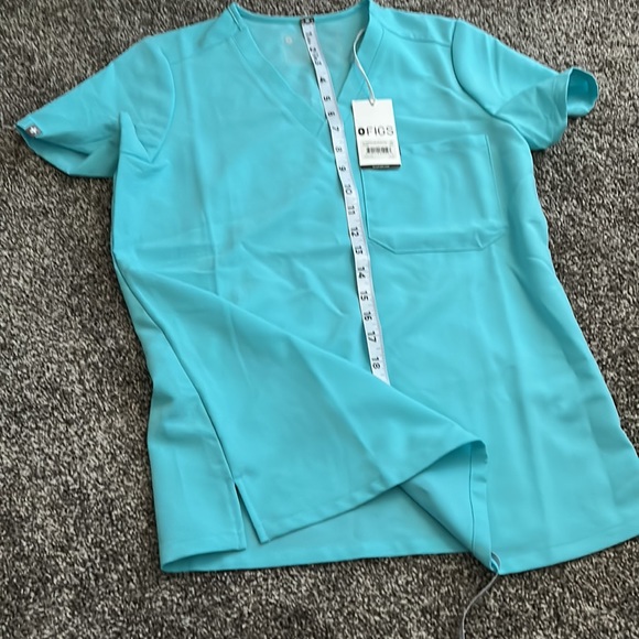 FIGS Women's  One Pocket scrub top XS - Picture 7 of 9